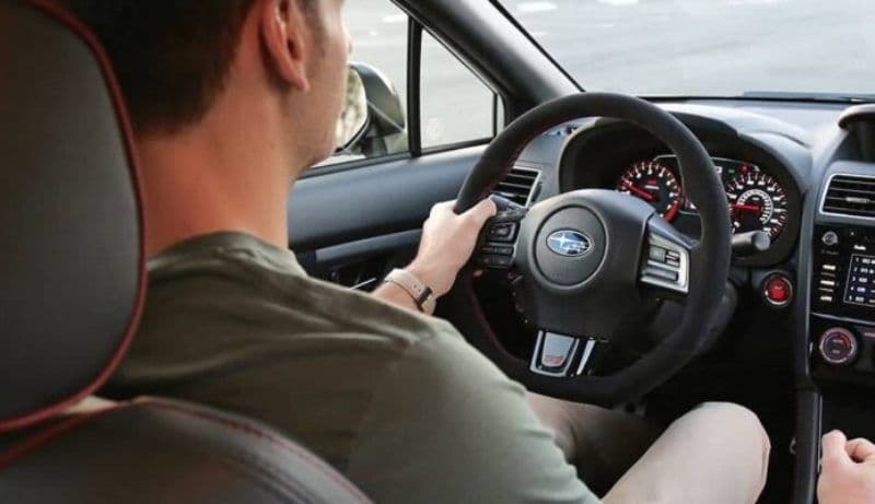 Tânăr de 29 de ani depistat în trafic băut și fără permis