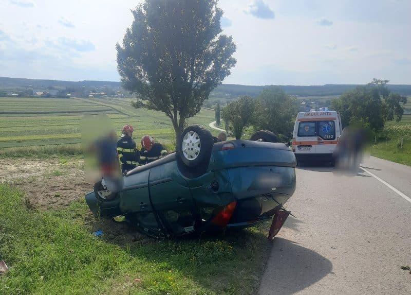 Accident la Cătămărăști Deal! Un tânăr de 20 de ani a avut nevoie de îngrijiri medicale după ce s-a răsturnat cu mașina