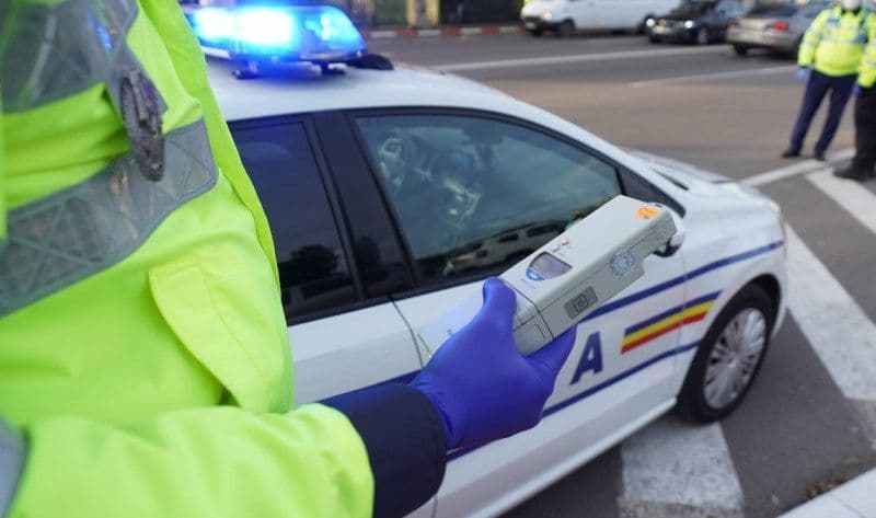 Șofer băut scos din trafic de polițiști la Darabani