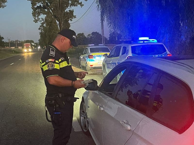 Peste 30 de vitezomani sancționați de polițiștii botoșăneni, în cadrul unei acțiuni comune cu polițiștii rutieri ieșeni  