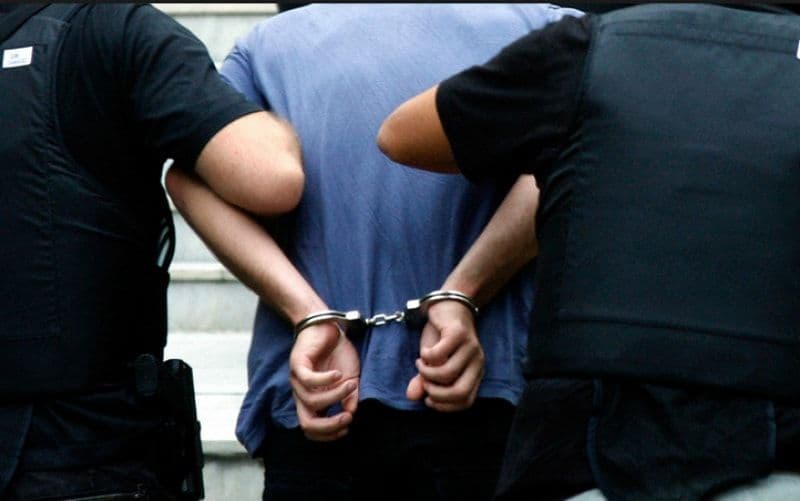 S-a sustras controlului polițiștilor și a fost arestat