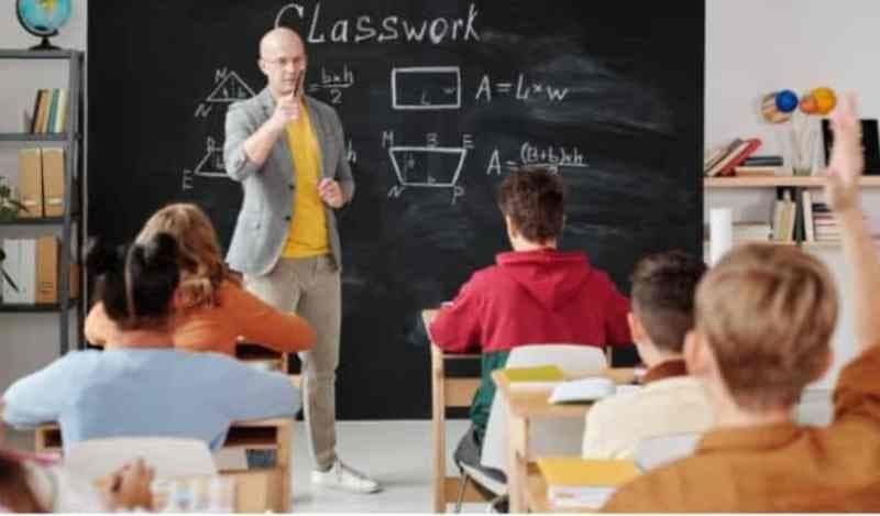 Mulți elevi și părinți sunt revoltați de decizia Ministerului Educației. Când începe ȘCOALA, în septembrie 2024