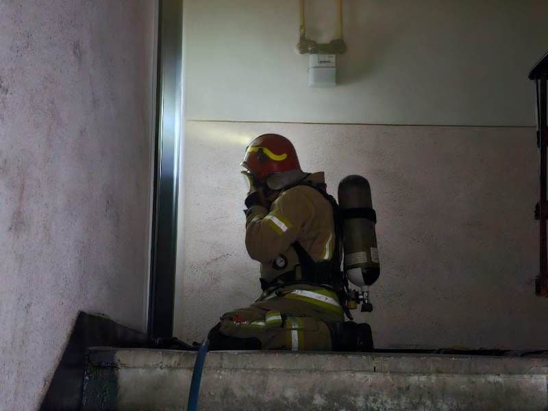 Incendiu într-un apartament din Botoșani. Ardea patul, salteaua, mai multe materiale textile și instalația electrică