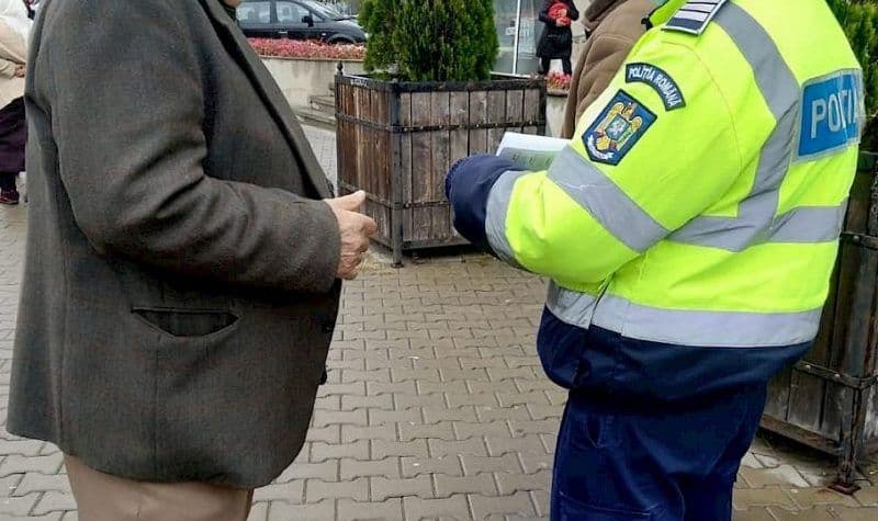 Acțiune a polițiștilor în zona Pieței din Botoșani. Au fost legitimate peste 60 de persoane