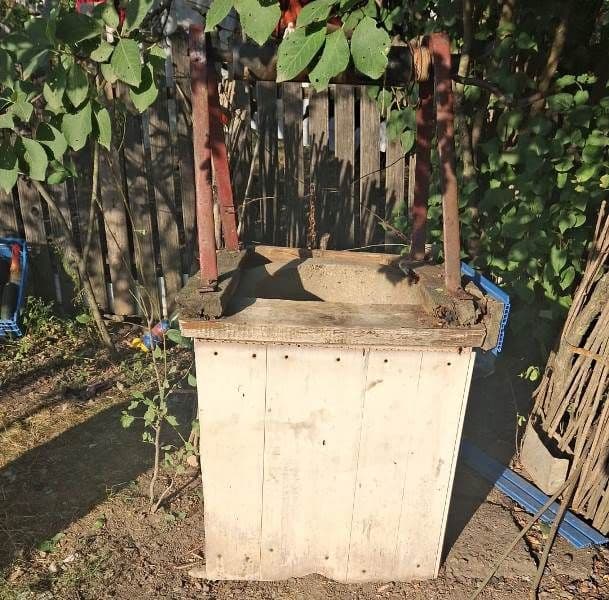 Bărbat salvat după ce a căzut într-o fântână adâncă de nouă metri
