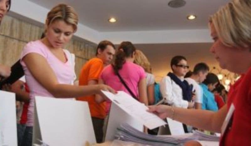 324 locuri de muncă anunţate pentru Bursa locurilor de muncă în domeniul confecțiilor