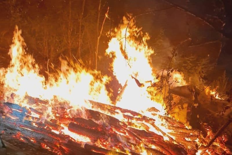 O țigară aruncată la întâmplare a provocat un incendiu într-o gospodărie din Hilișeu Crișan