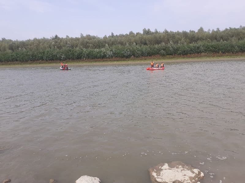 Bărbatul dat dispărut în apele Prutului a fost găsit de pompieri