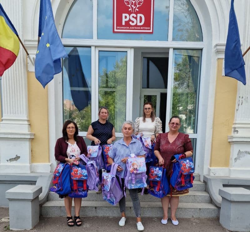 Doamnele Social-Democrate au organizat o acțiune caritabilă prin care au dăruit ghiozdane echipate cu rechizite - FOTO