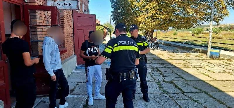Activități de prevenire și informare realizate de polițiștii botoșăneni cu prilejul începerii anului școlar