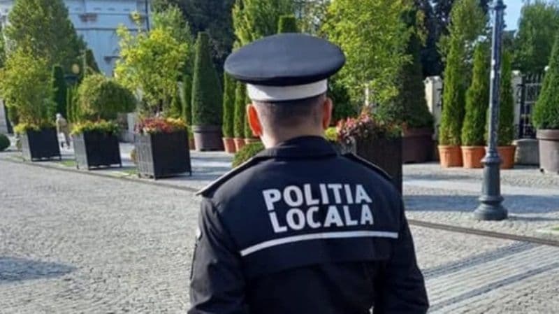 Amendați de polițiștii locali după ce au făcut scandal pe o stradă din Dorohoi