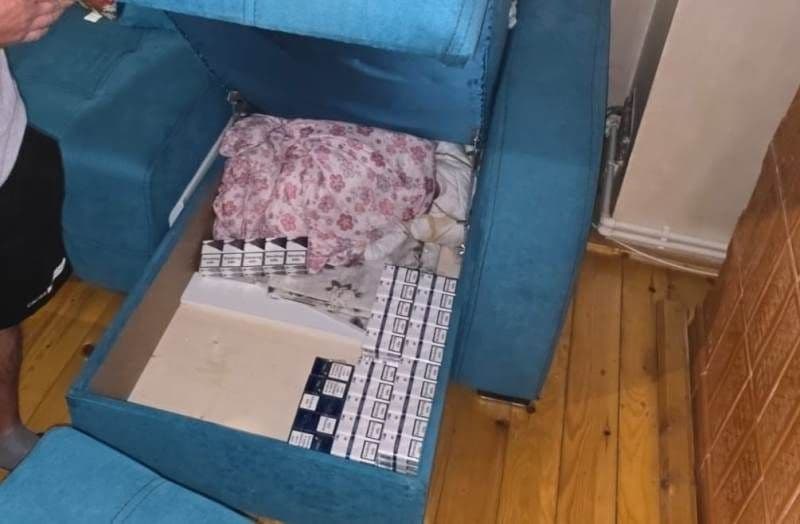 Dorohoi: 13 mandate de percheziție efectuate de polițiști! 8.000 de pachete cu țigarete confiscate - FOTO