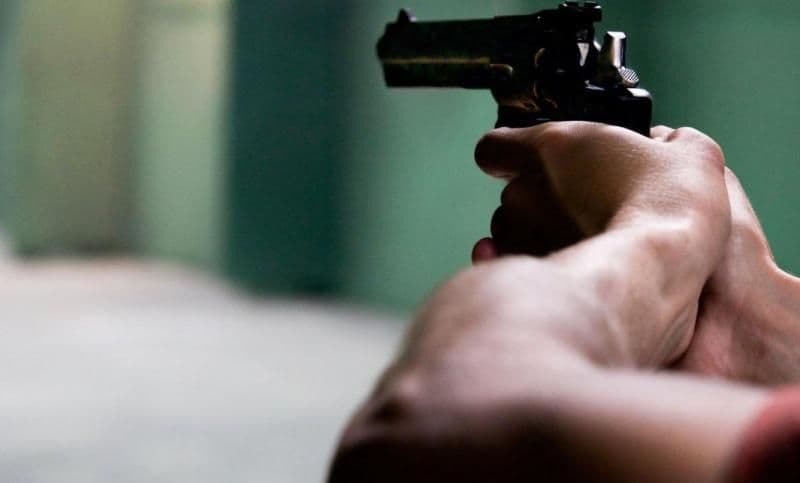 Trei persoane au rămas fără drept de folosire a armelor în urma unui control al polițiștilor