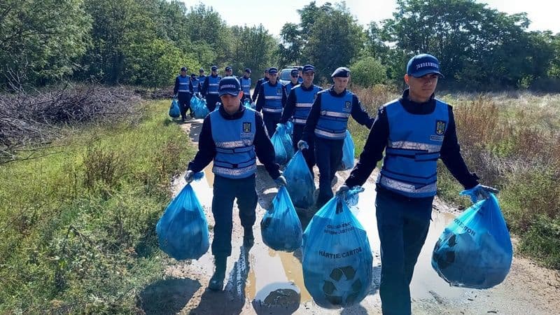 Jandarmii botoșăneni: Protejarea mediului reprezintă o datorie a fiecăruia dintre noi - FOTO