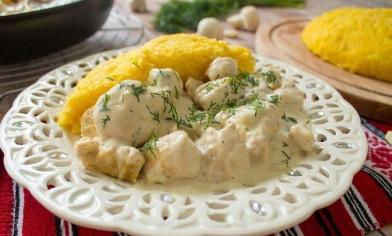 Rețeta cremoasă de pui cu sos - gata în doar 10 minute 