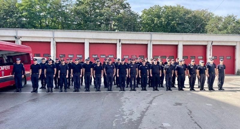 Alți 52 de pompieri din Botoșani pleacă în sprijinul oamenilor afectați de inundații din județul Galați - FOTO