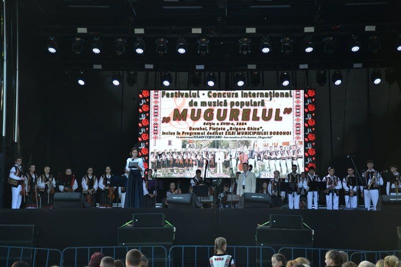 Prima zi a ediției de majorat a Festivalului „Mugurelul” a debutat cu succes la Dorohoi - FOTO