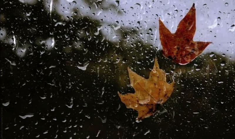 Codul Galben de ploi, prelungit de meteorologi până marți