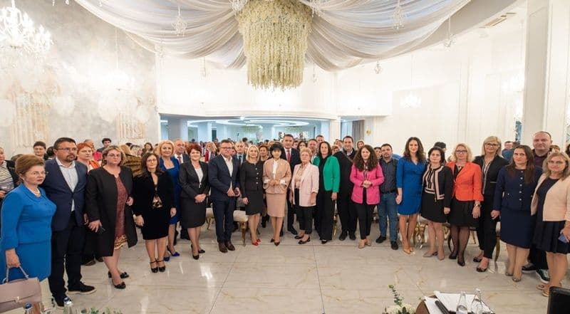Ziua Educației marcată într-un mod inedit de femeile social-democrate din Botoșani - FOTO