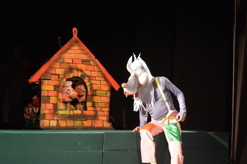 Cei trei purceluși din nou pe scena Teatrului Vasilache
