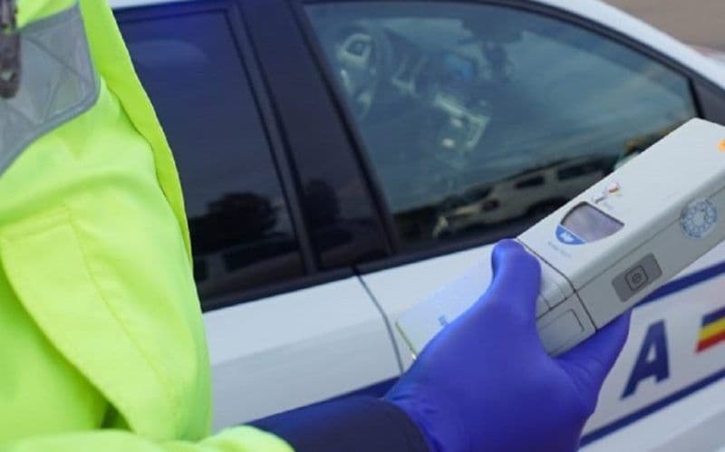 Șoferi depistați de polițiști sub influența alcoolului la volan