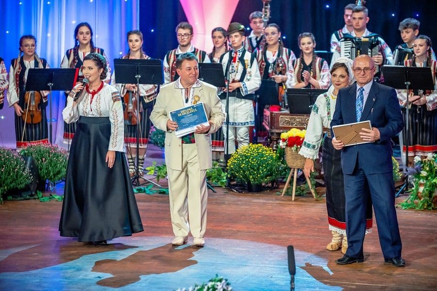 Orchestra „Mugurelul” din Dorohoi a deschis Gala Excelenței Culturii Tradiționale Botoșănene - FOTO