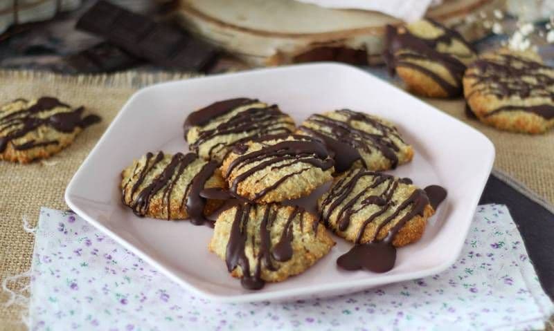 Biscuiți cu fulgi de ovăz și ciocolată
