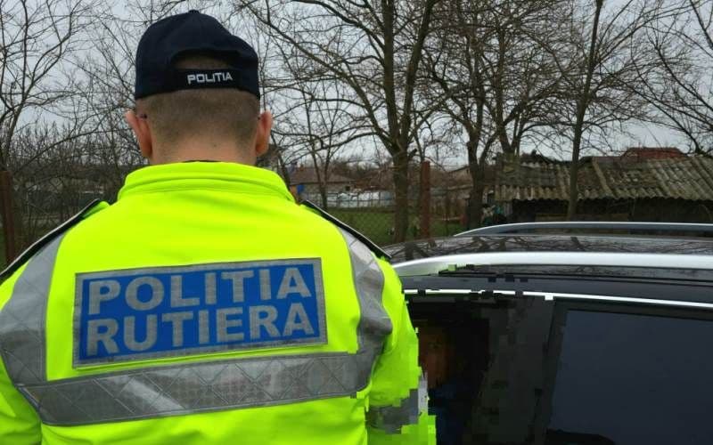 Un șofer băut și altul care circula cu un tractor neînmatriculat sancționați de polițiștii botoșăneni