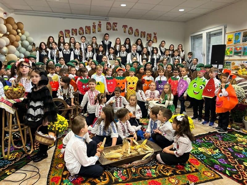 Activități desfășurate de elevii Școlii Gimnaziale și preșcolarii Grădiniței Cornerstone Dorohoi - FOTO