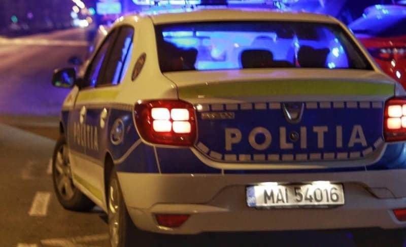 Tânăr de 19 ani cercetat pentru conducere fără permis