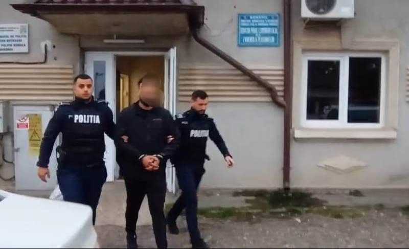 Tânăr de 23 de ani reținut după ce a furat două biciclete