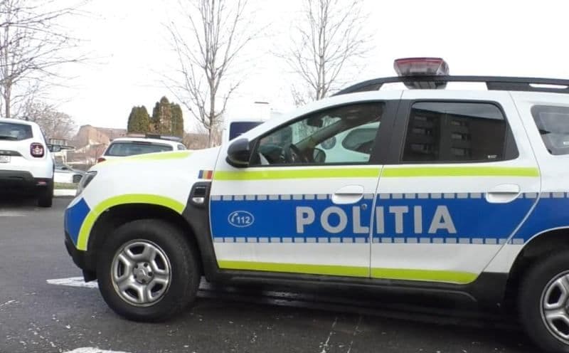 Depistat de polițiști în timp ce conducea fără permis, o mașina plină cu pește pentru care nu deținea documente