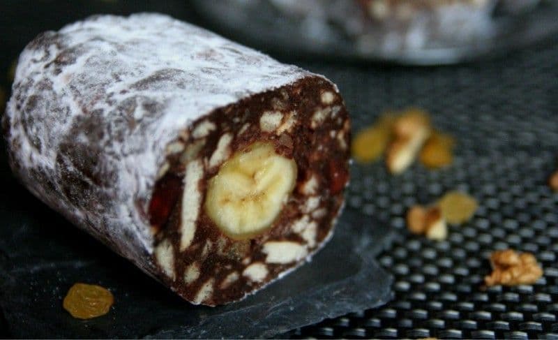 Salam de biscuiţi cu rahat şi banane