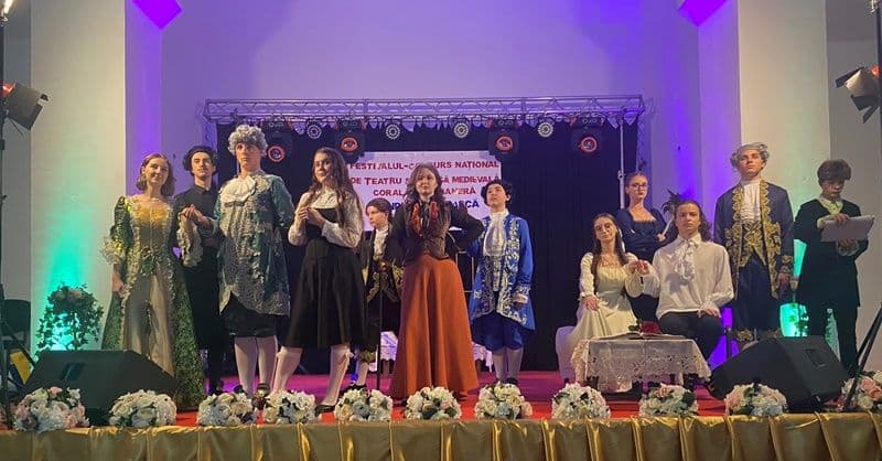 Trupa de Teatru „Amicii” a Clubului Copiilor Dorohoi aduce acasă Trofeul Festivalului „Chindia Domnească” din Moreni - FOTO