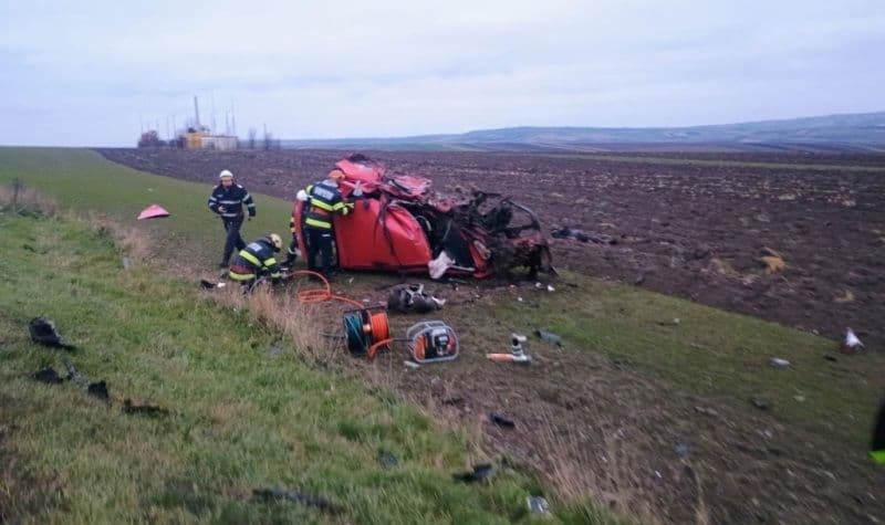Cei doi copii care au scăpat cu viață din teribilul accident din Suceava sunt răniți, dar în stare stabilă, conștienți și cooperanți