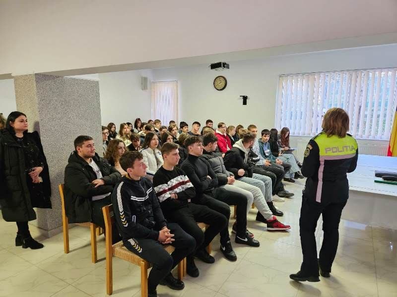 Prevenirea și combaterea violenței și a consumului de droguri, securitatea cibernetică - FOTO