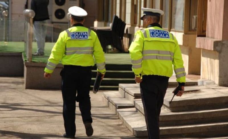 Scandalagii amendați de polițiștii locali din Dorohoi