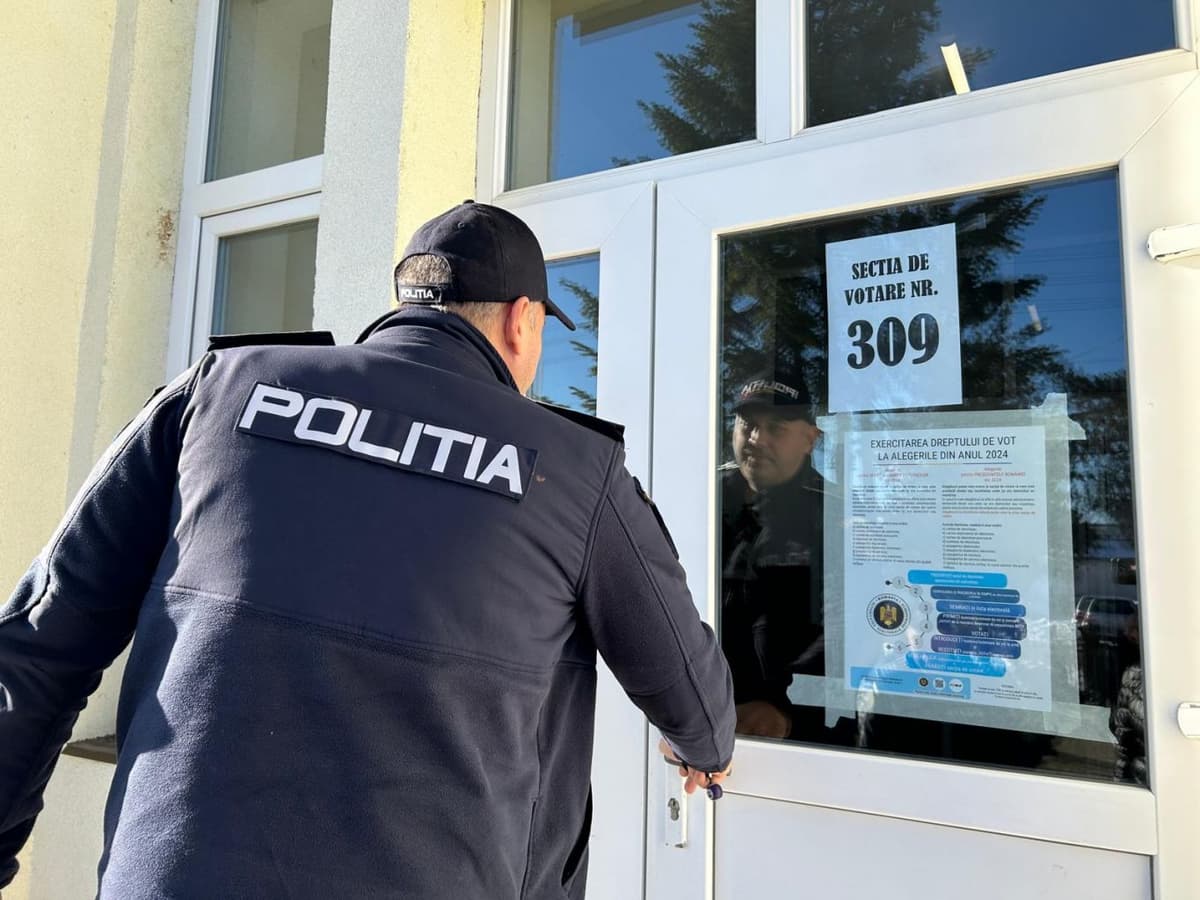 Polițiștii au primit 11 sesizări privind posibile incidente electorale - FOTO