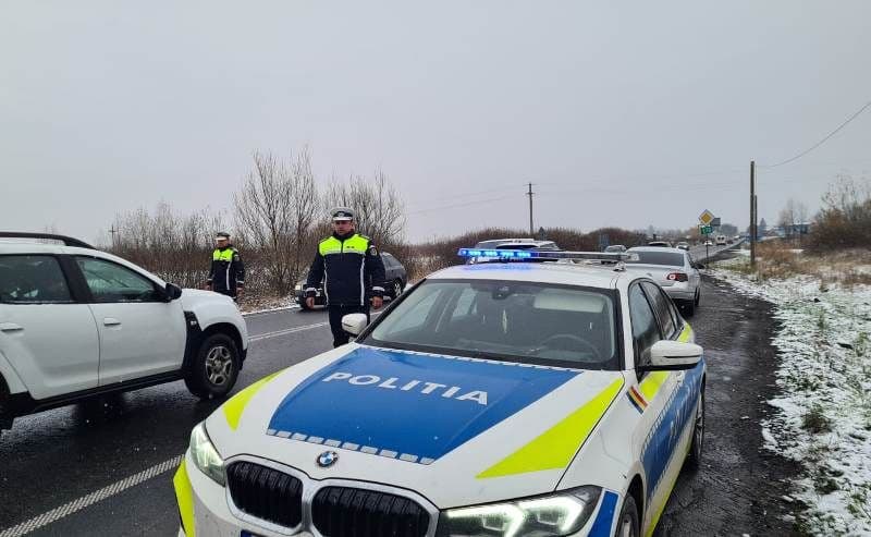 Zece permise de conducere și trei certificate de înmatriculare reținute duminică în județul Botoșani