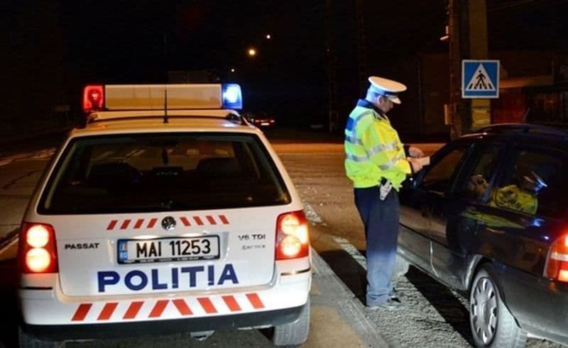 Darabani: Șofer băut scos din trafic de polițiști