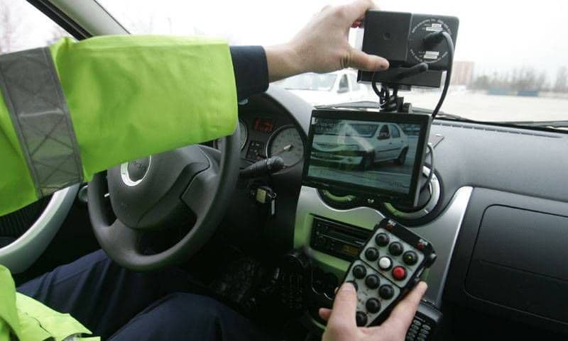 Surprins de aparatul radar cu 133 km/h în localitate