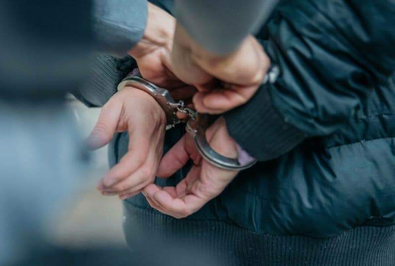 Bărbat din Corlăteni reținut după ce a intrat și furat mai multe bunuri dintr-o locuință