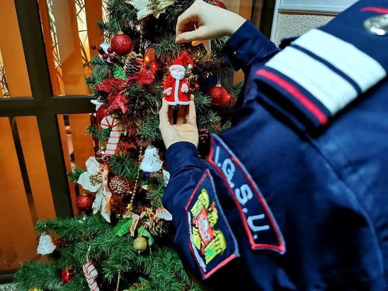 Măsuri de siguranță la împodobirea bradului