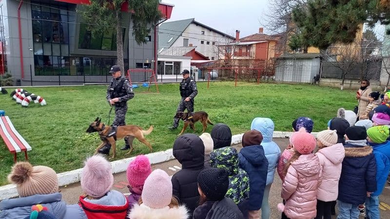 Activități organizate de jandarmii botoșăneni în cadrul programului național „Ora de civilizație”