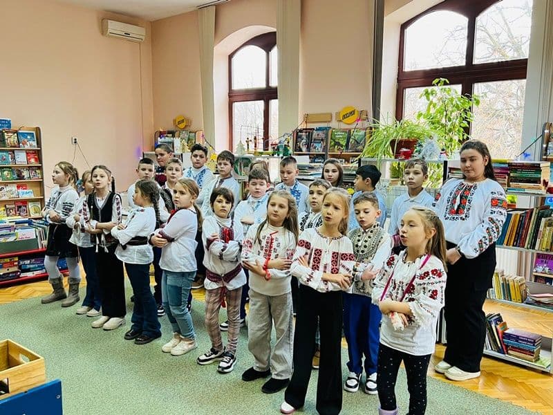 Magia Crăciunului la Biblioteca Municipală din Dorohoi - FOTO