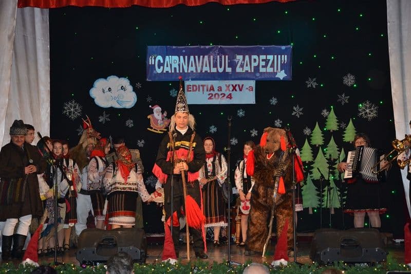 A doua seară a „Carnavalului Zăpezii” organizat de Clubul Copiilor Dorohoi – ediția a XXV-a - FOTO