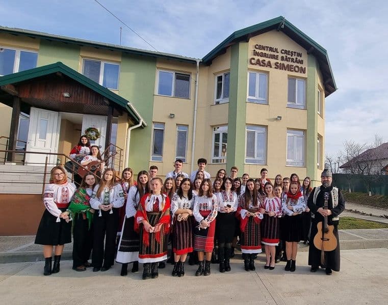 Bucurie și lumină pentru bătrânii din județul Botoșani - FOTO