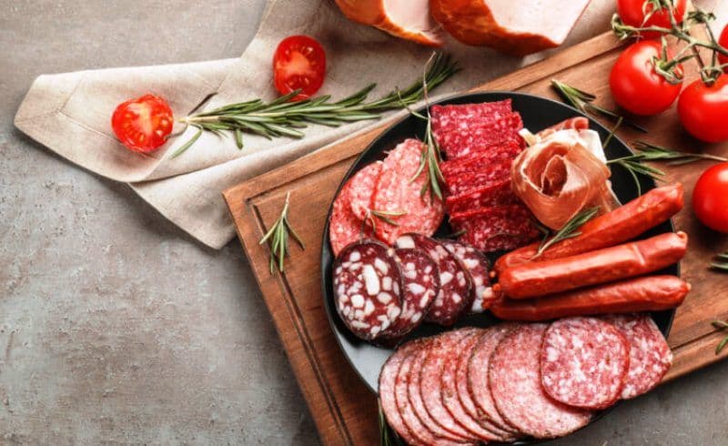 Riscul de osteoartrită este crescut de alimentele ultraprocesate