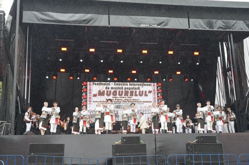 A doua zi Festival Mugurelul 2014_003