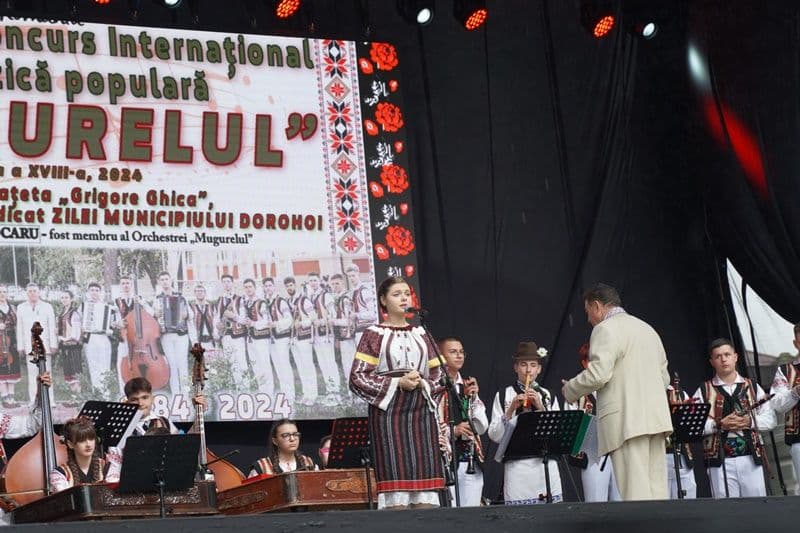A doua zi Festival Mugurelul 2014_005